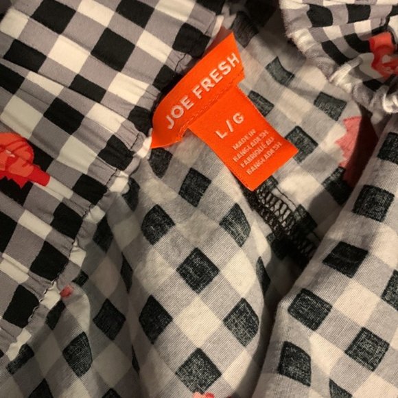 Large Joe Fresh checkered skirt with flowers - Picture 4 of 4